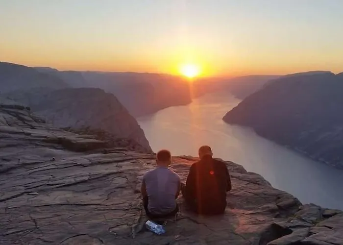 Naer Prekestolen Hjelmeland