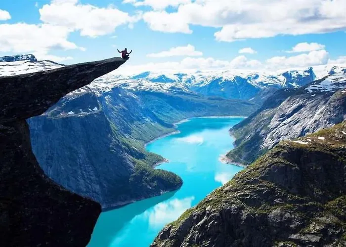 Naer Prekestolen * Hjelmeland